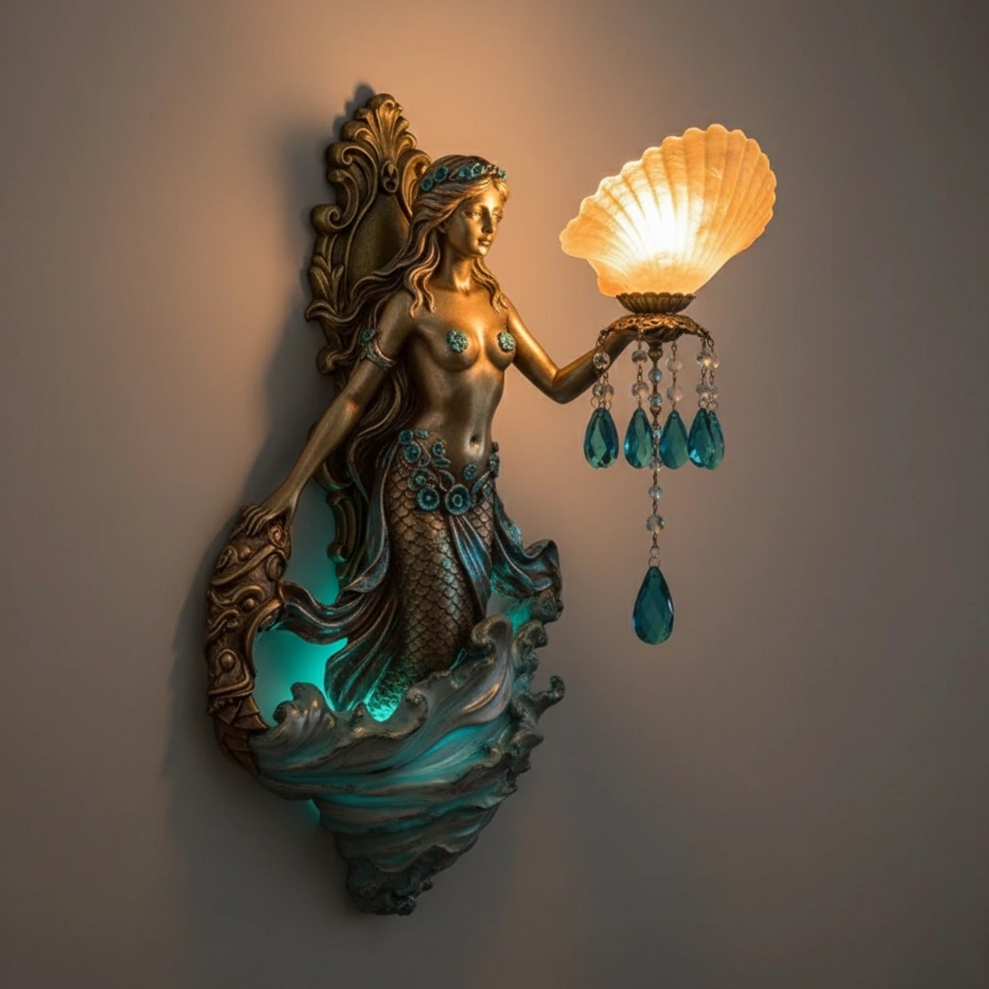 Lampa sculpturală divină – Artă și lumină pe perete